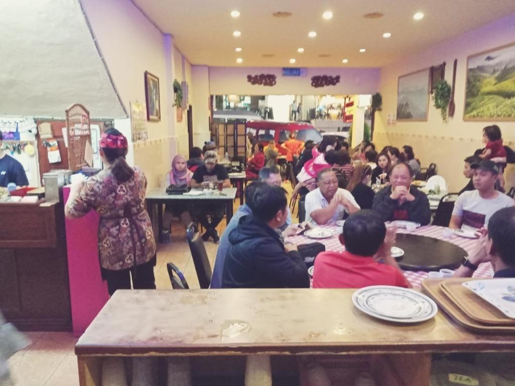 Ou Inn Cameron Highlands ,Ferm Nyonya Restaurant タナ・ラタ エクステリア 写真
